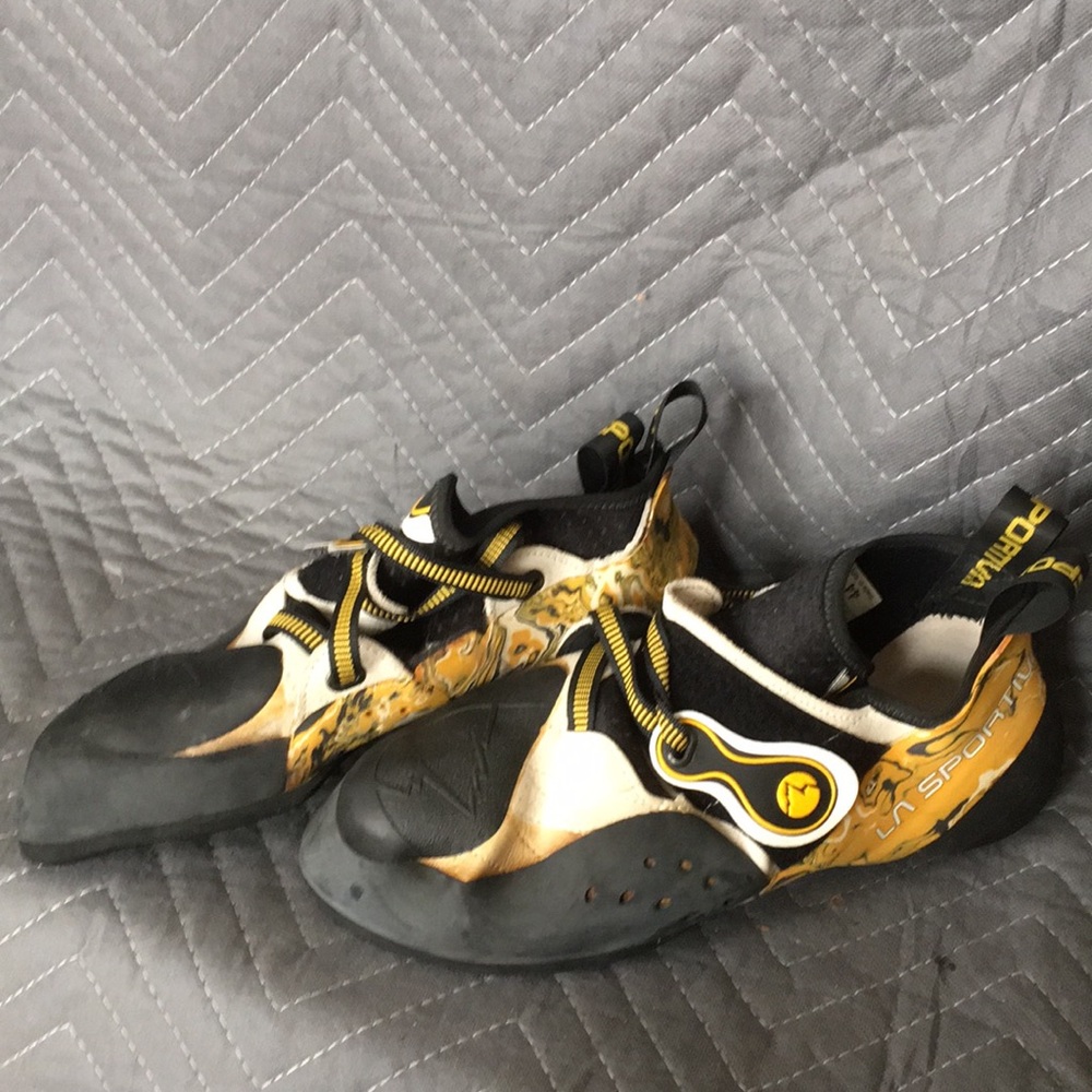 Climbing shoes XS grip 2